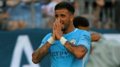 لقطة طريفة.. فتاة ليل تفضح نجم مانشسترسيتي بسبب كسر قواعد الحظر