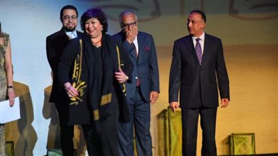  إيناس عبد الدايم تدعو صناع 