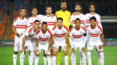 الزمالك بزيه الأساسي في مواجهة أول أغسطس الأنجولي 