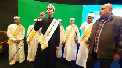 الابتهالات والأناشيد تجذب رواد جناح الأزهر بمعرض الكتاب