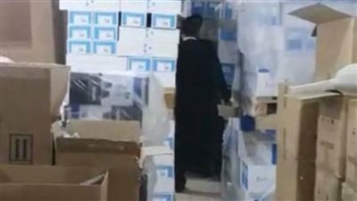 التحفظ على مخزن به كميات كبيرة من الكحول بالنزهة