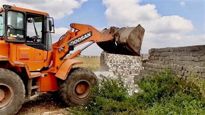 إزالة فورية للتعديات على الأراضي الزراعية بـ