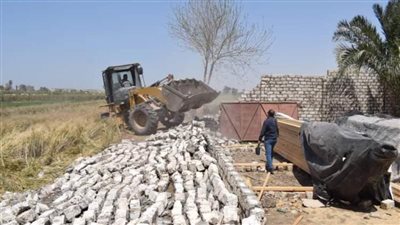 إزالة 22 حالة تعد على الأراضي الزراعية