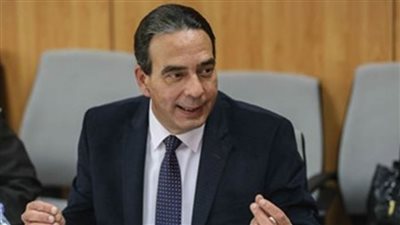 أيمن أبو العلا يطالب بمد فترة تسجيل العمالة غير المنتظمة