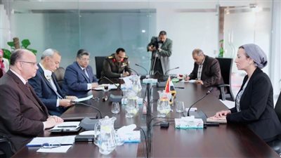 وزيرة البيئة تبحث ضمان التخلص الآمن من المخلفات بمدفن العبور