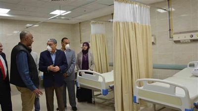 السعادة تسيطر على أهالي قريتين ببني مزار بعد رفع الحجر الصحي عن ١٢ أسرة 