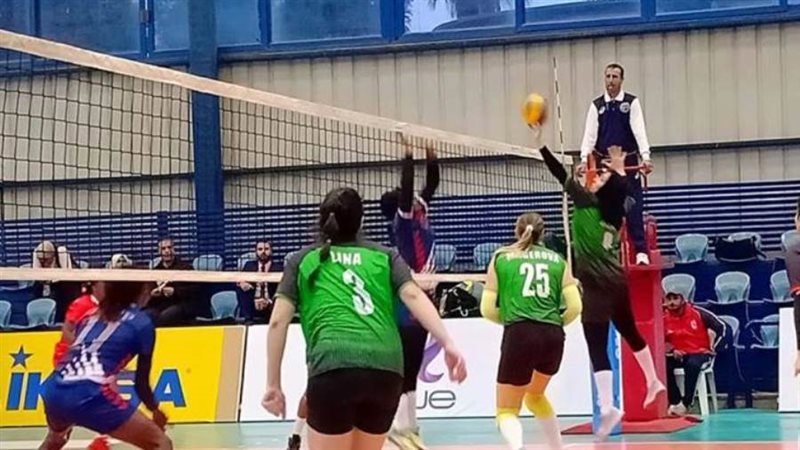 طائرة سيدات سبورتنج