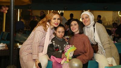 ريكو ورولا سعد مع نعيمة كامل في رحلة البر بدار أقدار 