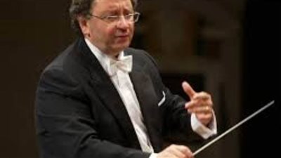 السيمفوني يعزف كونشيرتو بيتهوفن