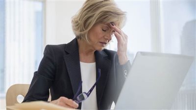  العمل لأكثر من ٤٠ ساعة يرفع ضغط