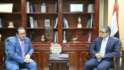 كازاخستان تطلب طيرانًا مباشرًا للقاهرة