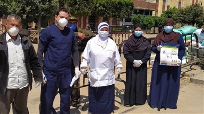 بعد الحجر الصحي على ٤ منازل.. خدمات صحية بمنشية نيازي بالمنيا