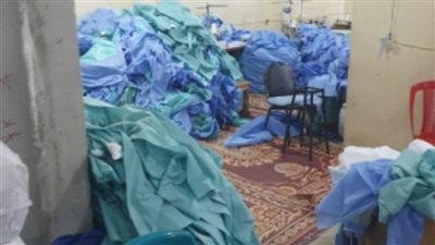 القبض على متهمين يصنعان الكمامات الطبية داخل ورشة من خامات مجهولة