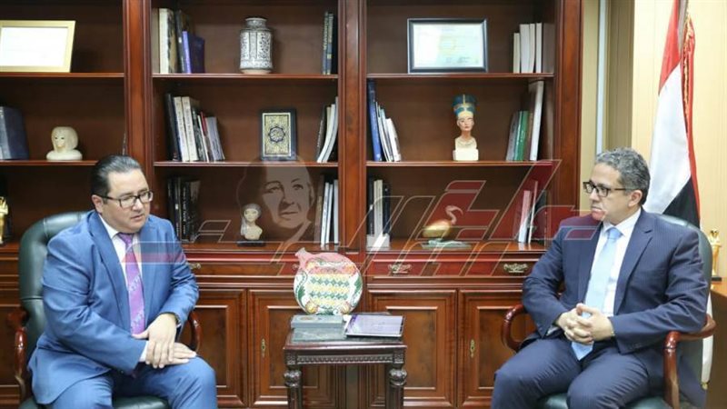 وزير السياحة والآثار