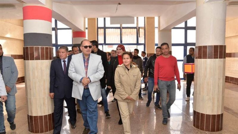 محافظ أسيوط يزور