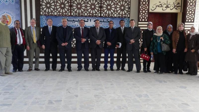 الدكتور مصطفى عبد