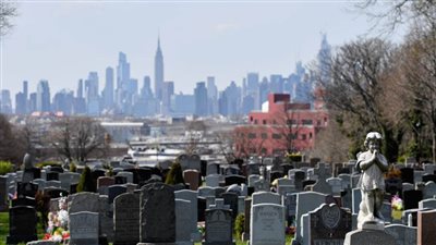 خبير البيت الأبيض يعلن موعد رفع الحظر المفروض لمواجهة كورونا