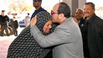 الرئيس السيسى يأمر بعلاج وتوفير محل لمواطنة على نفقة الدولة