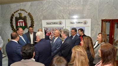 محافظ أسيوط يستقبل وفدا سياحياً متعدد الجنسيات