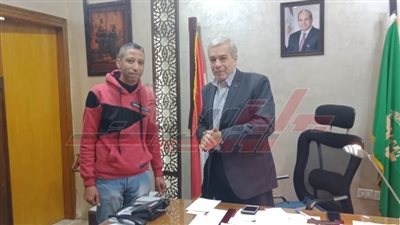 تعليم القليوبية يكرّم مواطنًا أعاد تابلت طالب بالثانوية العامة