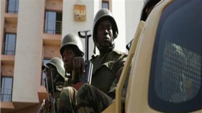 مقتل ثلاثة من رجال الأمن المالي في هجوم إرهابي وسط البلاد