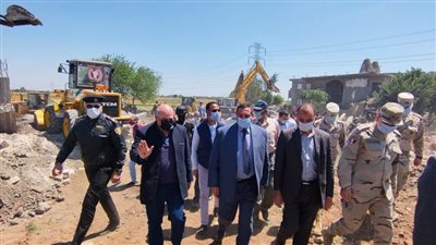 محافظ البحيرة يقود حملة لإزالة التعديات (صور)