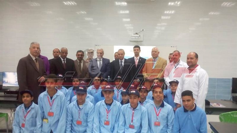 محافظ القليوبية أثناء