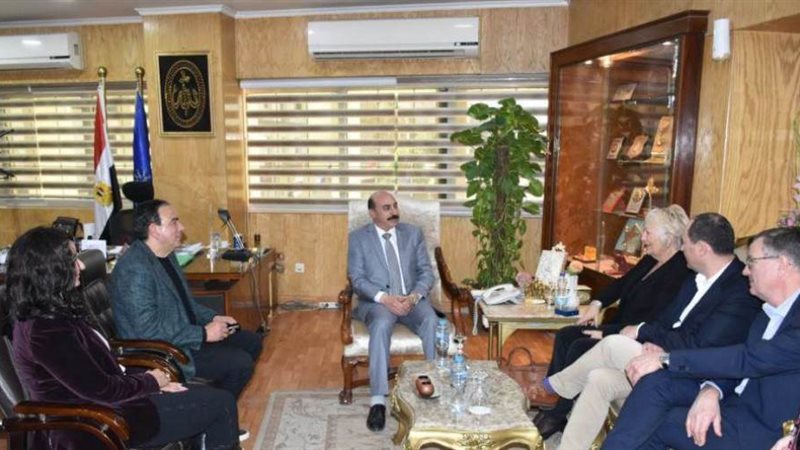 محافظ أسوان أشرف