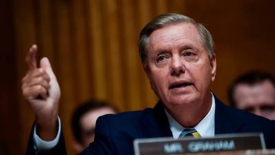 سناتور جمهوري: الديمقراطيون كانوا أكثر قلقًا بشأن قضية عزل ترامب من تفشي 