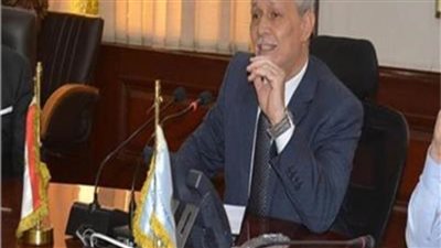 محافظ الأقصر يبحث خطط تطوير مرفق الكهرباء