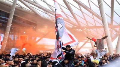 بالفيديو.. جماهير الزمالك تشعل مطار الدوحة بالأغاني الحماسية