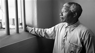 الجزائر تحيي الذكرى الثلاثين لخروج مانديلا من السجن