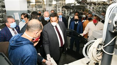 محافظ البحيرة يتابع انتظام العمل والإنتاج بمصانع الغزل والنسيج بكفر الدوار