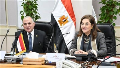  السعيد وعبدالعاطى يناقشان الخطة الاستثمارية لوزارة الري  