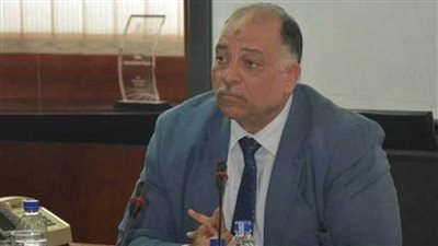 رئيس القابضة للمطارات يشدد على متابعة توزيع مستلزمات الوقاية على العاملين