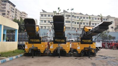 محافظ الدقهلية تتسلم ثاني سيارة مكنسية لتحسين مستوى النظافة