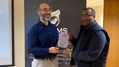 استشاري بجامعة بولونا يحاضر في الزمالة العربية لطب الجنين