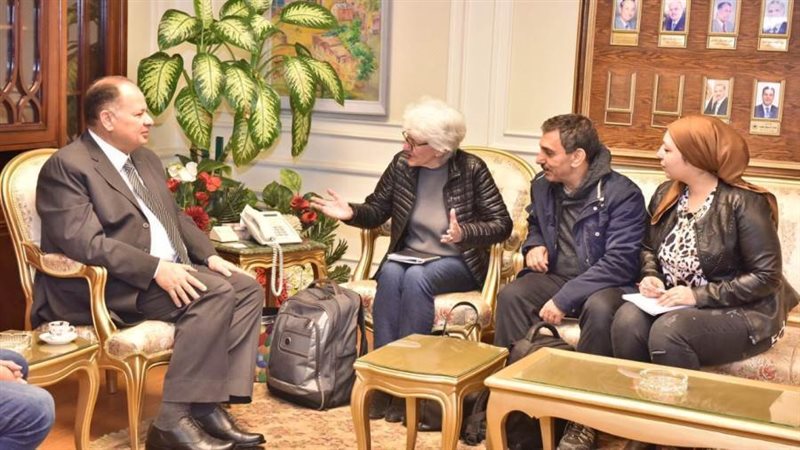 محافظ أسيوط يلتقي