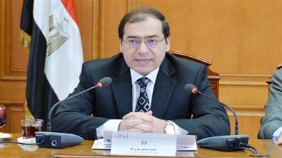 وزير البترول يبحث مع مسئولي 