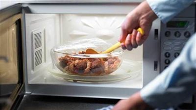 احذر.. 8 أطعمة تسبب التسمم بعد تسخينها 