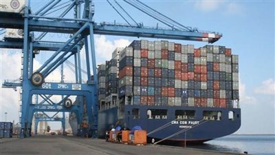 ميناء دمياط يستقبل 9 سفن للحاويات والبضائع العامة