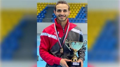 من الابن للأب..كيف رثى شادي مجدي والده عن طريق خطف الذهب؟