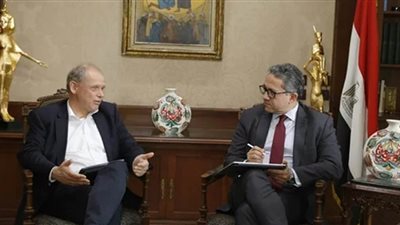 وزير السياحة والآثار يبحث مع  