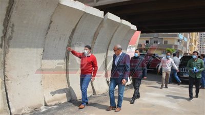 إزاحة الساتر الخرسانى بطريق مديرية أمن القليوبية لمرور المواطنين