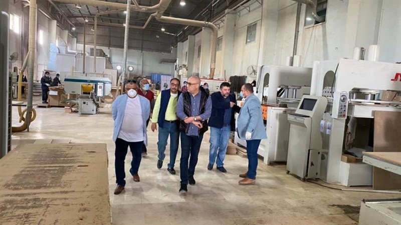 وزير الإسكان خلال