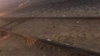 خفير مزلقان يضحي بحياته لإنقاذ مواطن