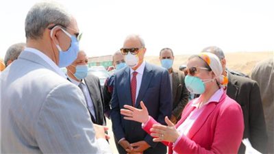 عاجل.. للمرة الثانية.. وزيرة البيئة تتابع سير العمل بمدفن العبور 