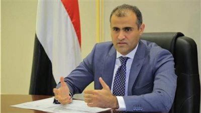 وزير الخارجية اليمني يطالب بإيقاف عمل البعثة الأممية