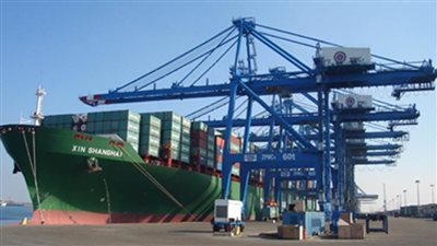 ميناء دمياط يستقبل ٧ سفن للبضائع العامة والحاويات