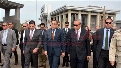 رئيس الوزراء يتفقد المنطقة الاستثمارية بمدينة بنها